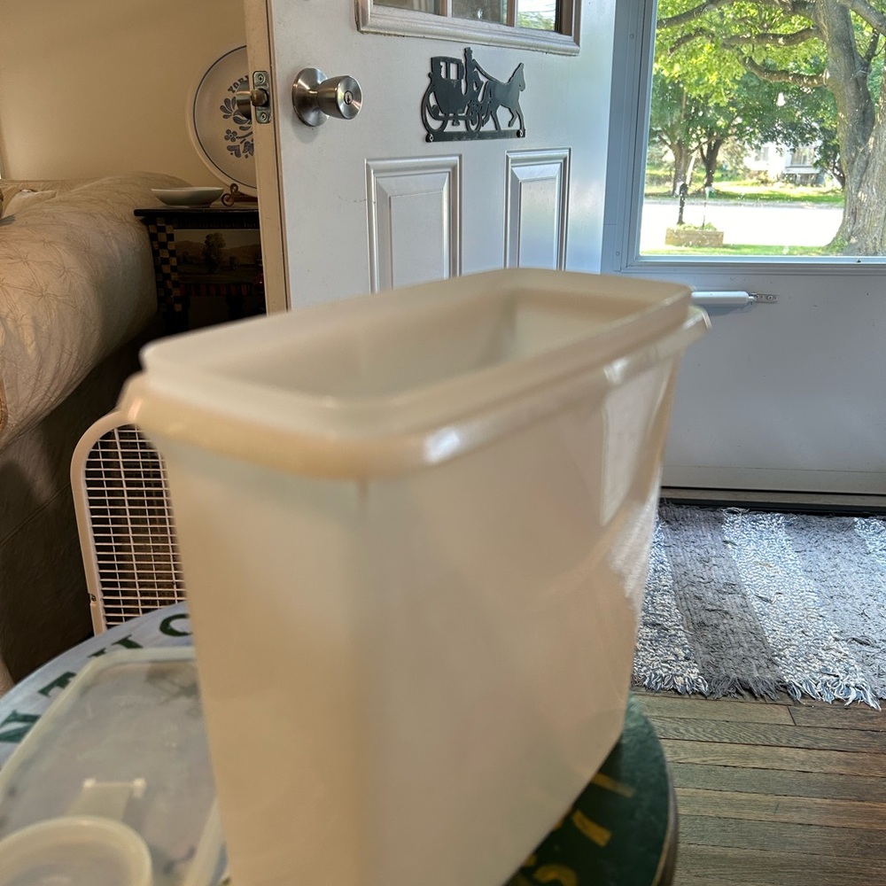 Tupperware vintage cereal, storage keeper excellent condition - Picture 6 of 8